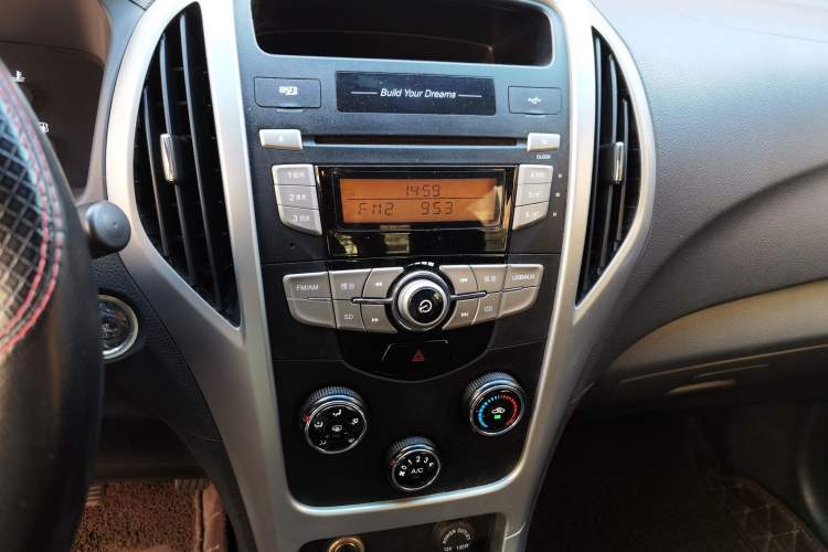 Used BYD F3 2015 Energy-Efficient Model 1.5L Manual Comfort Edition Audio And AC Panel