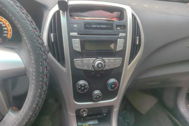Used BYD F3 2015 Energy-Efficient Model 1.5L Manual Comfort Edition Audio And AC Panel
