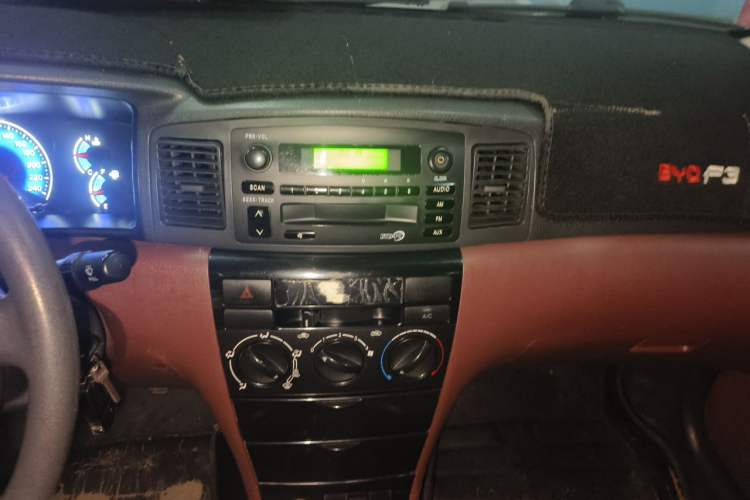 Used BYD F3 2015 Energy-Efficient Model 1.5L Manual Comfort Edition Audio And AC Panel