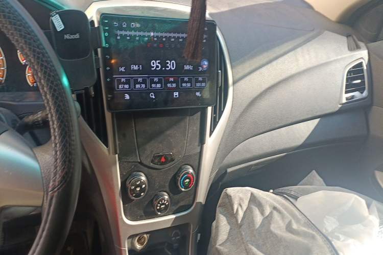 Used BYD F3 2015 Energy-Efficient Model 1.5L Manual Comfort Edition Audio And AC Panel