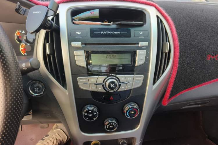 Used BYD F3 2015 Energy-Efficient Model 1.5L Manual Comfort Edition Audio And AC Panel