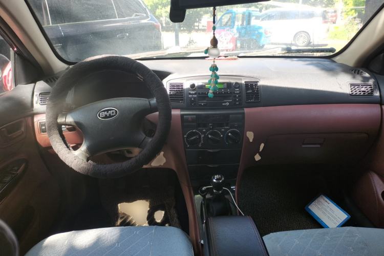 Used BYD F3 2015 Energy-Efficient Model 1.5L Manual Comfort Edition Center Console