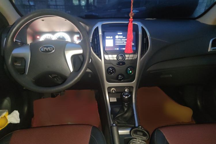 Used BYD F3 2015 Energy-Efficient Model 1.5L Manual Comfort Edition Center Console