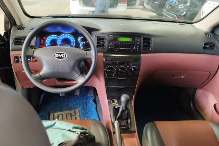Used BYD F3 2015 Energy-Efficient Model 1.5L Manual Comfort Edition Center Console