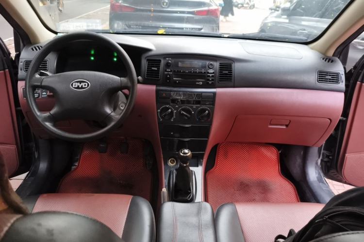 Used BYD F3 2015 Energy-Efficient Model 1.5L Manual Comfort Edition Center Console