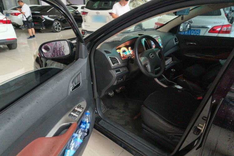 Used BYD F3 2015 Energy-Saving Edition 1.5L Manual Luxury Model Driver Seat