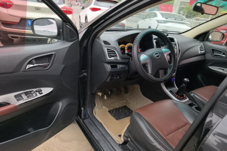 Used BYD F3 2015 Energy-Saving Edition 1.5L Manual Luxury Model Driver Seat