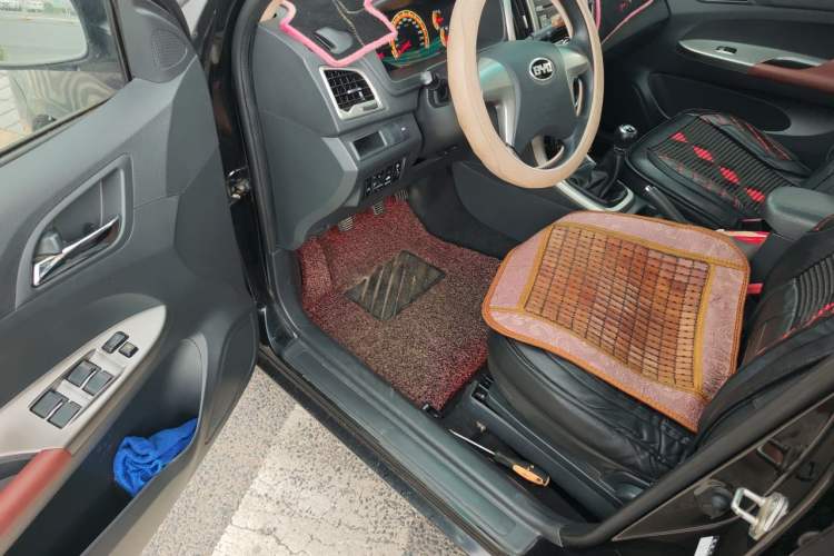 Used BYD F3 2015 Energy-Saving Edition 1.5L Manual Luxury Model Driver Seat