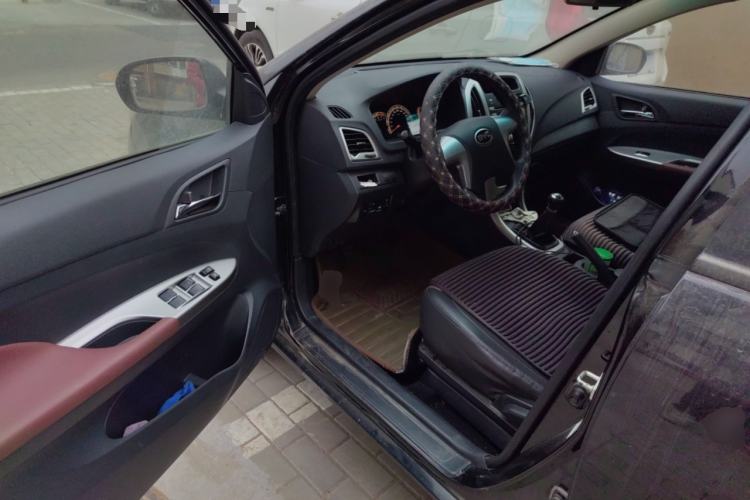 Used BYD F3 2015 Energy-Saving Edition 1.5L Manual Luxury Model Driver Seat