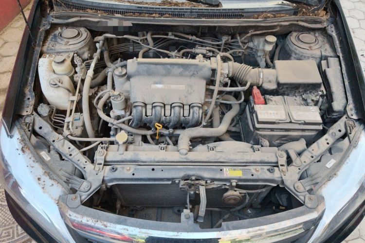 Used BYD F3 2015 Energy-Saving Edition 1.5L Manual Luxury Model Engine Bay