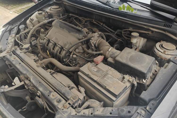 Used BYD F3 2015 Energy-Saving Edition 1.5L Manual Luxury Model Engine Bay Left