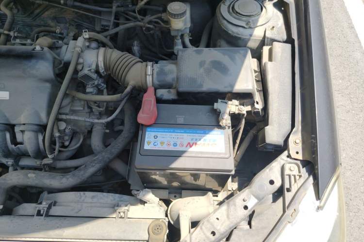 Used BYD F3 2015 Energy-Saving Edition 1.5L Manual Luxury Model Engine Bay Left