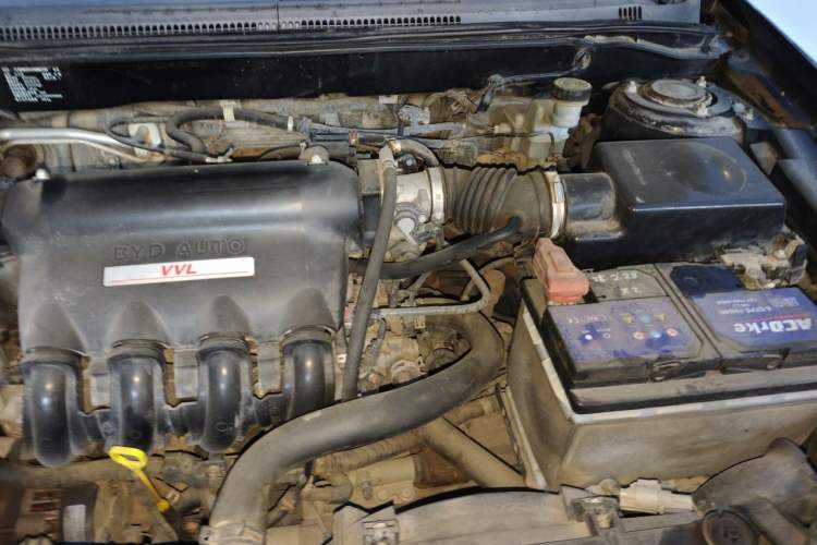 Used BYD F3 2015 Energy-Saving Edition 1.5L Manual Luxury Model Engine Bay Left