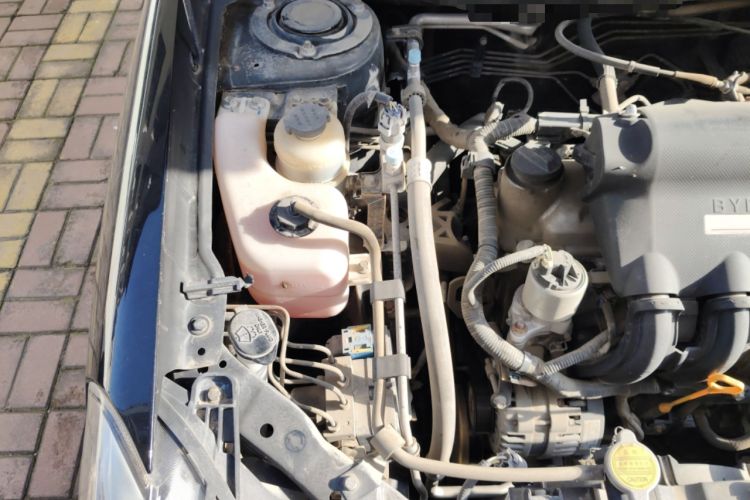 Used BYD F3 2015 Energy-Efficient Model 1.5L Manual Comfort Edition Engine Bay Right