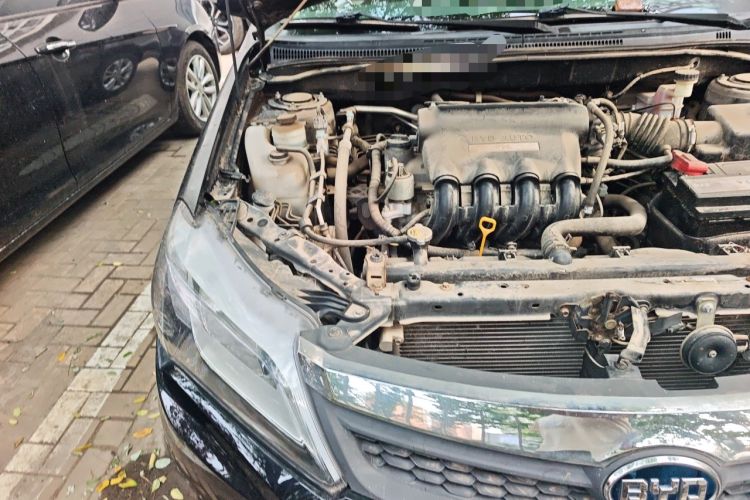 Used BYD F3 2015 Energy-Saving Edition 1.5L Manual Luxury Model Engine Bay Right
