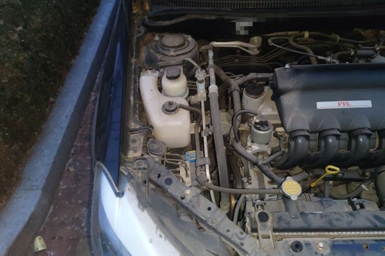 Used BYD F3 2015 Energy-Efficient Model 1.5L Manual Comfort Edition Engine Bay Right