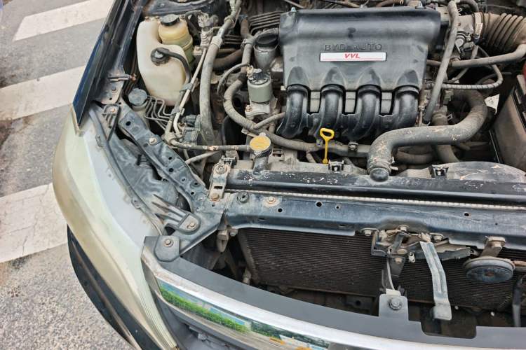 Used BYD F3 2015 Energy-Saving Edition 1.5L Manual Luxury Model Engine Bay Right