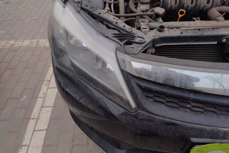 Used BYD F3 2015 Energy-Saving Edition 1.5L Manual Luxury Model Engine Bay Right