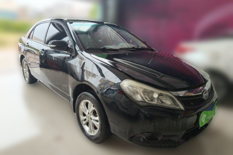 Used BYD F3 2015 Energy-Saving Edition 1.5L Manual Luxury Model Front Right 45 Deg