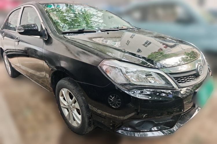 Used BYD F3 2015 Energy-Saving Edition 1.5L Manual Luxury Model Front Right 45 Deg