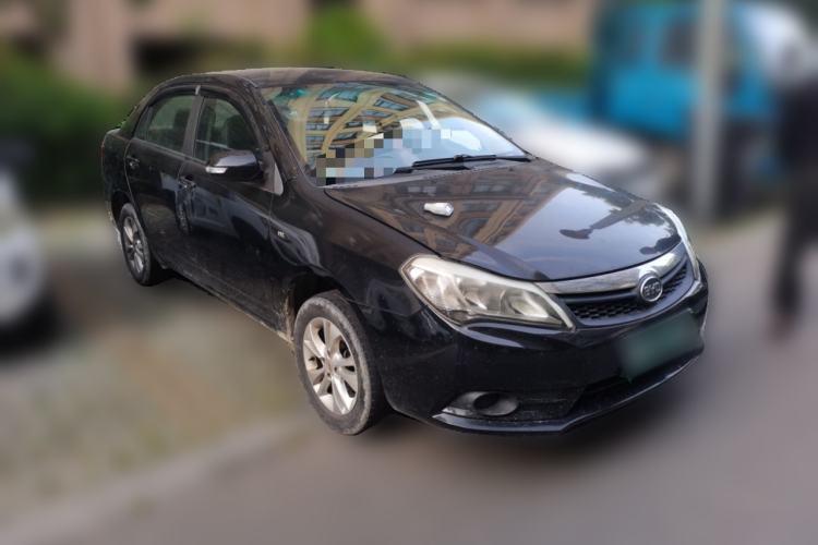 Used BYD F3 2015 Energy-Saving Edition 1.5L Manual Luxury Model Front Right 45 Deg