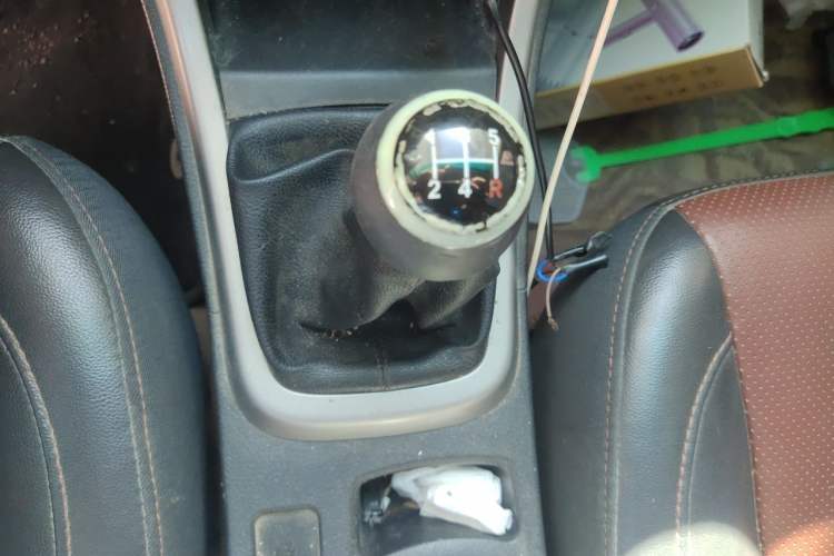 Used BYD F3 2015 Energy-Efficient Model 1.5L Manual Comfort Edition Gear Lever