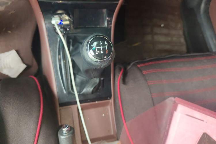 Used BYD F3 2015 Energy-Efficient Model 1.5L Manual Comfort Edition Gear Lever
