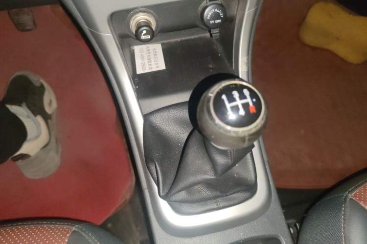 Used BYD F3 2015 Energy-Efficient Model 1.5L Manual Comfort Edition Gear Lever