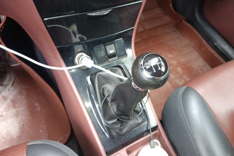 Used BYD F3 2015 Energy-Efficient Model 1.5L Manual Comfort Edition Gear Lever