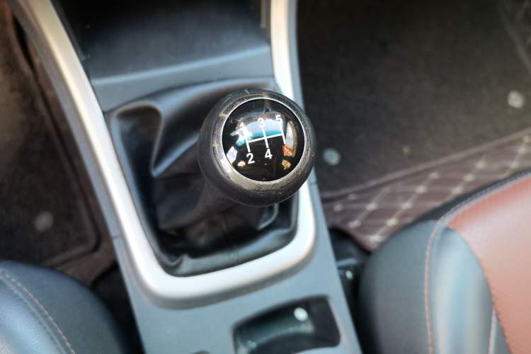 Used BYD F3 2015 Energy-Efficient Model 1.5L Manual Comfort Edition Gear Lever