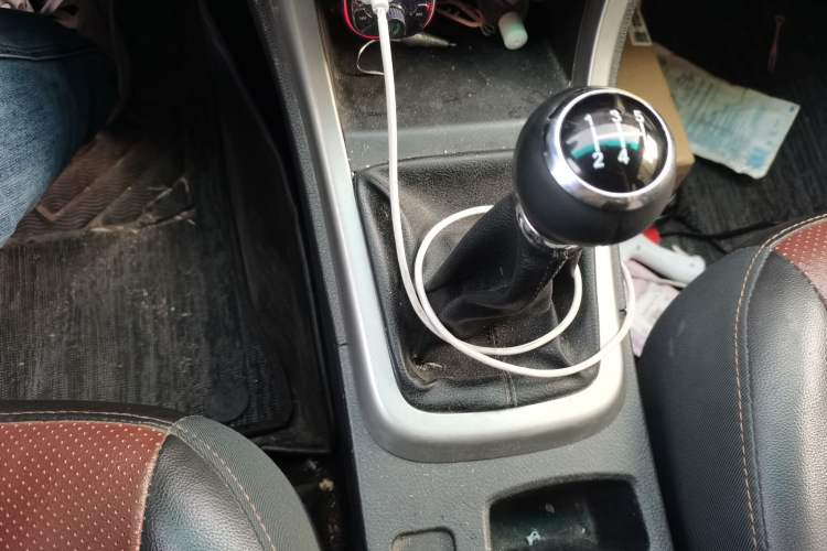 Used BYD F3 2015 Energy-Saving Edition 1.5L Manual Luxury Model Gear Lever