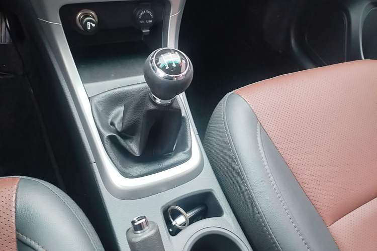 Used BYD F3 2015 Energy-Efficient Model 1.5L Manual Comfort Edition Gear Lever