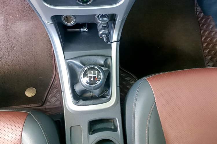 Used BYD F3 2015 Energy-Efficient Model 1.5L Manual Comfort Edition Gear Lever