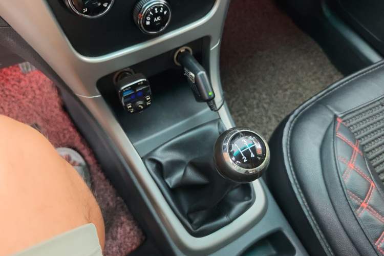 Used BYD F3 2015 Energy-Saving Edition 1.5L Manual Luxury Model Gear Lever