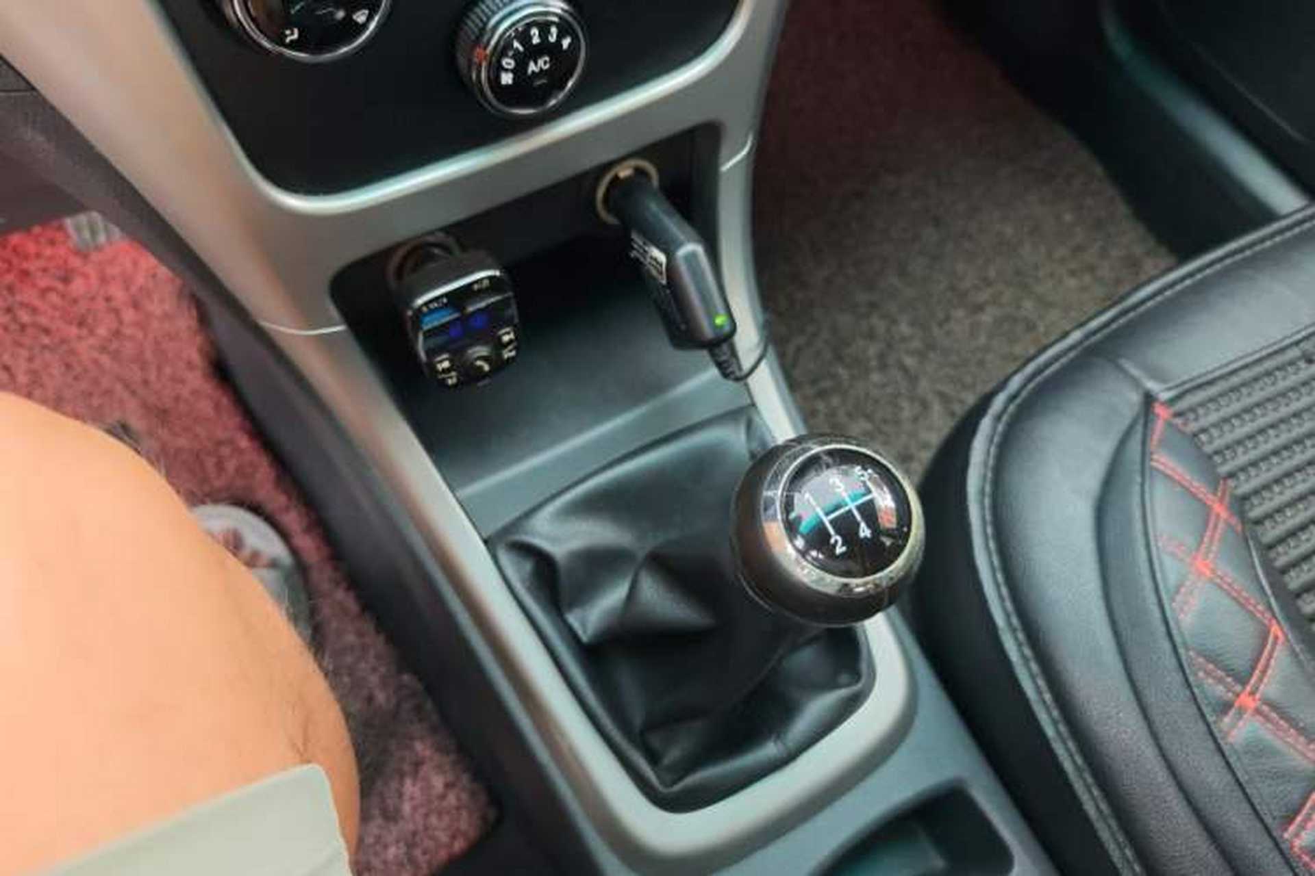 Used BYD F3 2015 Energy-Saving Edition 1.5L Manual Luxury Model Gear Lever