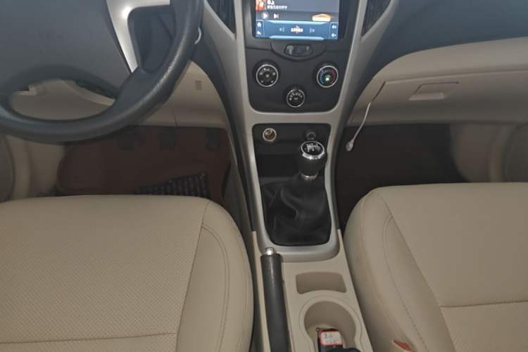 Used BYD F3 2015 Energy-Efficient Model 1.5L Manual Comfort Edition Gear Lever