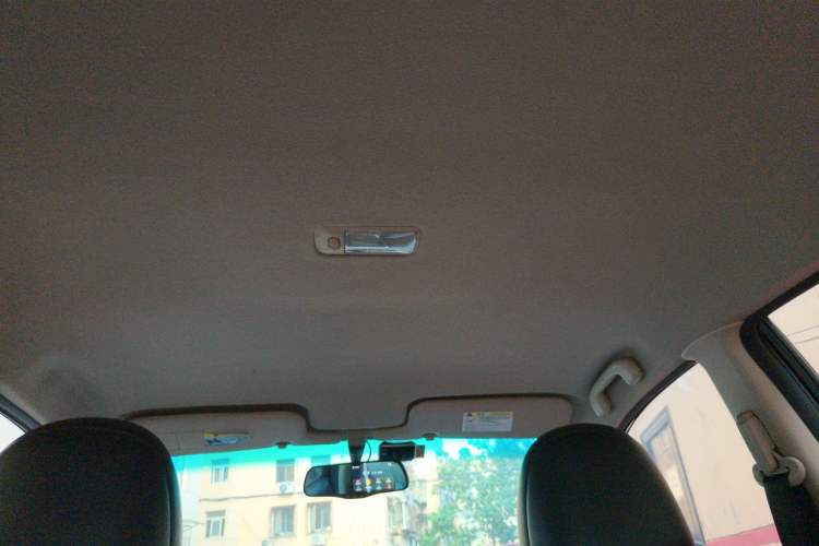Used BYD F3 2015 Energy-Saving Edition 1.5L Manual Luxury Model Headliner