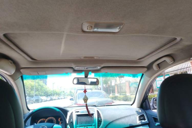 Used BYD F3 2015 Energy-Saving Edition 1.5L Manual Luxury Model Headliner