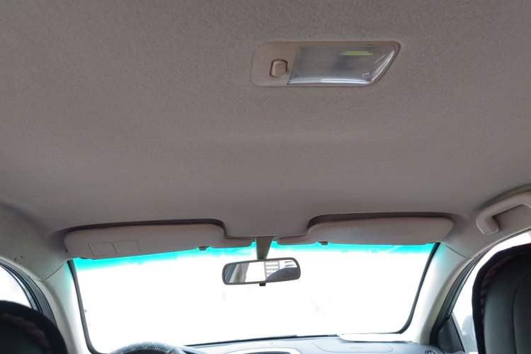 Used BYD F3 2015 Energy-Saving Edition 1.5L Manual Luxury Model Headliner