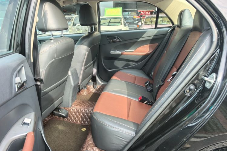 Used BYD F3 2015 Energy-Efficient Model 1.5L Manual Comfort Edition Interior 2