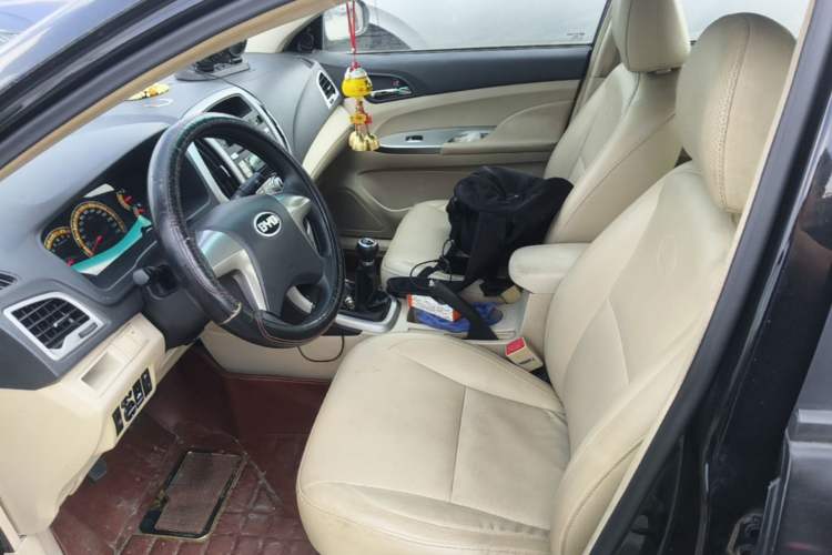 Used BYD F3 2015 Energy-Saving Edition 1.5L Manual Luxury Model Left Front Seat