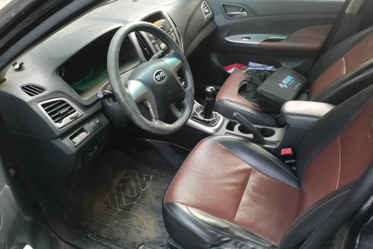 Used BYD F3 2015 Energy-Saving Edition 1.5L Manual Luxury Model Left Front Seat