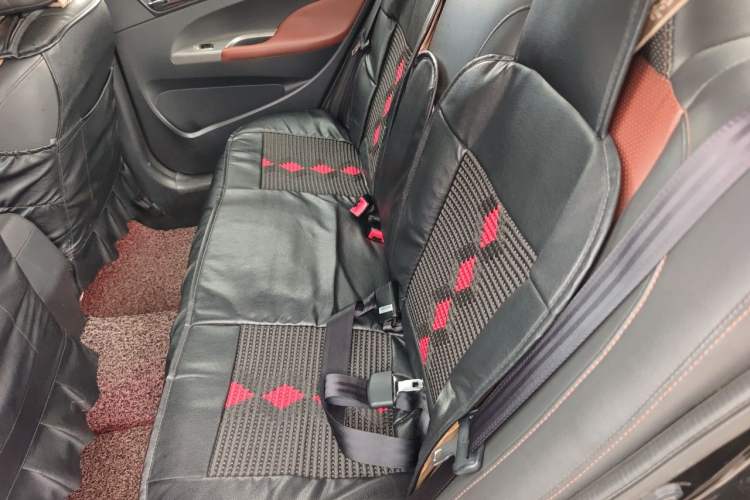 Used BYD F3 2015 Energy-Saving Edition 1.5L Manual Luxury Model Left Rear Seat
