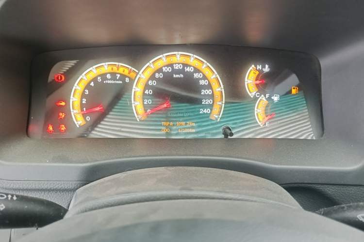 Used BYD F3 2015 Energy-Saving Edition 1.5L Manual Luxury Model Odometer Close Up