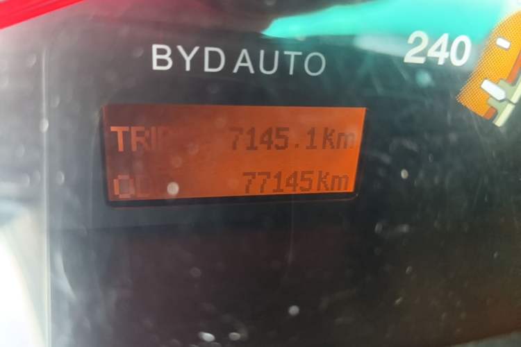 Used BYD F3 2015 Energy-Saving Edition 1.5L Manual Luxury Model Odometer Close Up