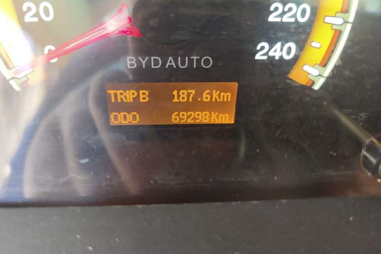 Used BYD F3 2015 Energy-Efficient Model 1.5L Manual Comfort Edition Odometer Close Up
