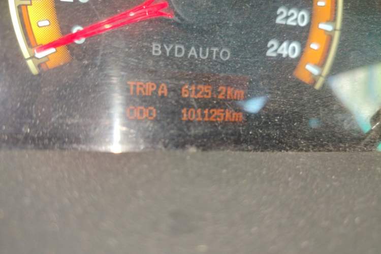 Used BYD F3 2015 Energy-Saving Edition 1.5L Manual Luxury Model Odometer Close Up