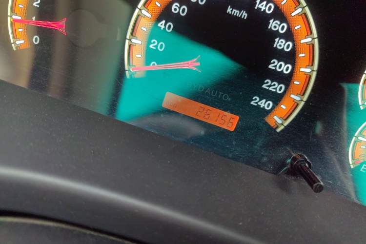 Used BYD F3 2015 Energy-Saving Edition 1.5L Manual Luxury Model Odometer Close Up