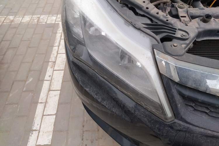 Used BYD F3 2015 Energy-Saving Edition 1.5L Manual Luxury Model Right Front Headlight