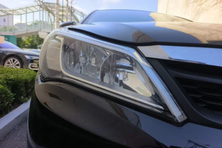 Used BYD F3 2015 Energy-Efficient Model 1.5L Manual Comfort Edition Right Front Headlight